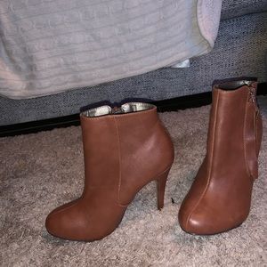 Michael Antonio Ankle Boots